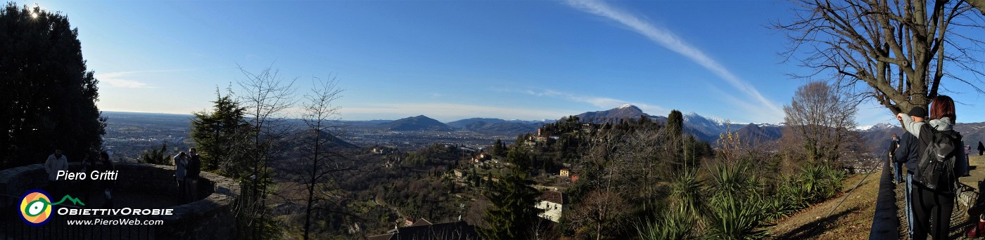 62 Panoramica ad ovest verso Linzone, Monte Bastia, Monte Canto e pianura...jpg